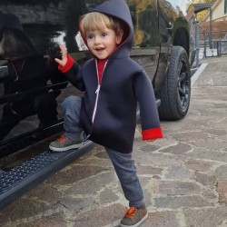 Cappottino in neoprene per bambini: il capo artigianale che unisce stile e praticità