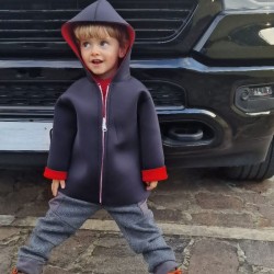 Protezione totale contro vento e pioggia con il nostro cappottino personalizzabile per bambini